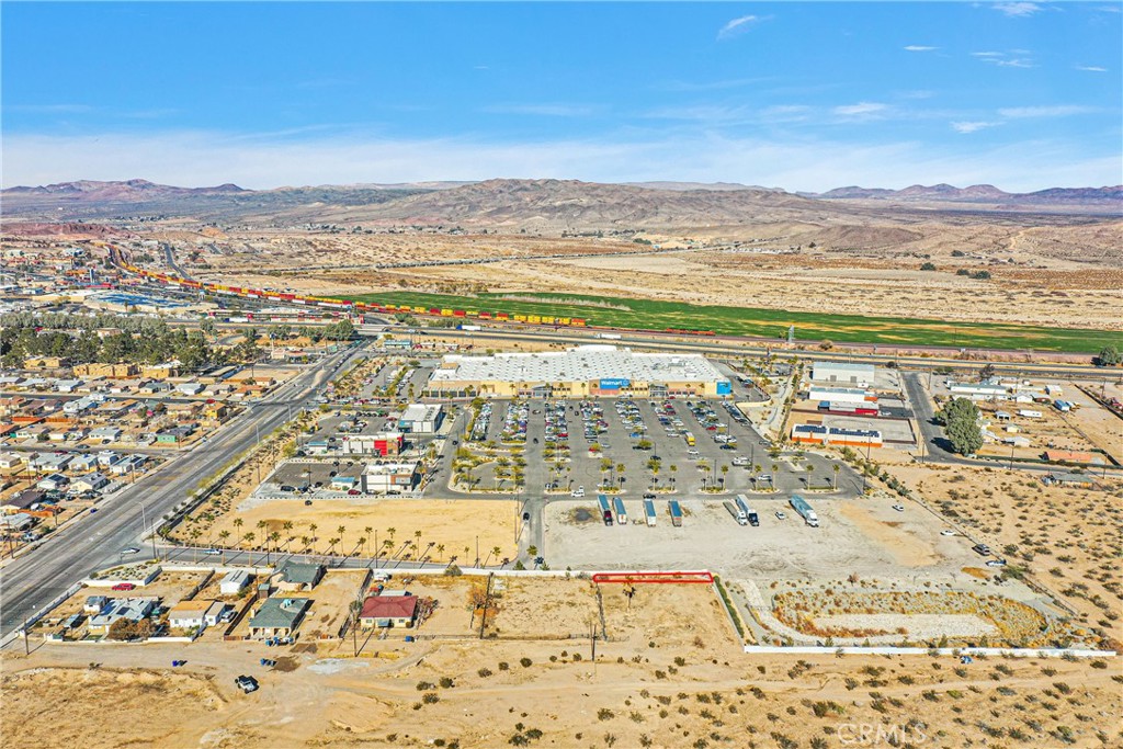 Discover the potential of this 1,030 sq/ft commercial land near Montara Rd in Barstow, 92311. A small, level lot, perfectly situated near Walmart. Motivated sellers! Zoned Commercial.