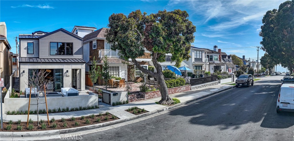 310 Narcissus Avenue