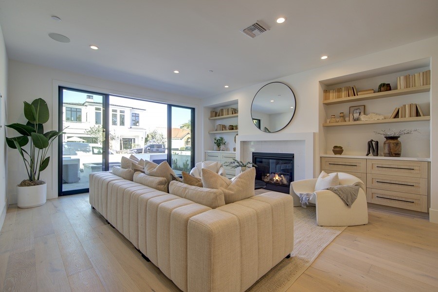 Corona del Mar South of PCH (CDMS) - Residential