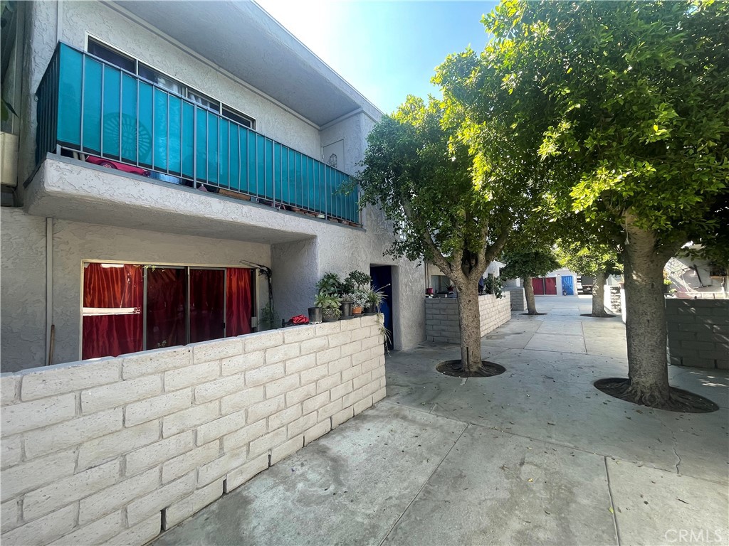 Properties 3 8633 Columbus Ave