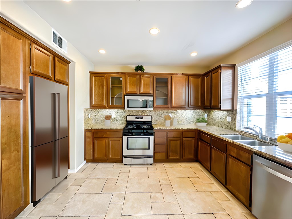 ,The Cove at Dos Lagos - Residential