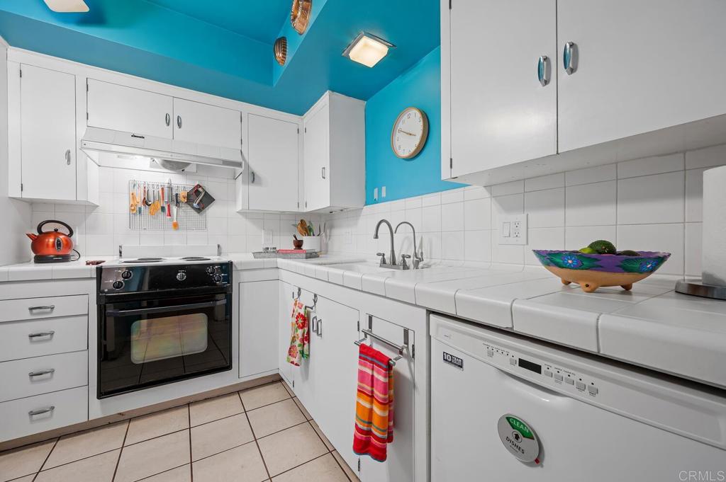 Photo 12 of 35 of 1621 S Pomona Avenue D24 condo