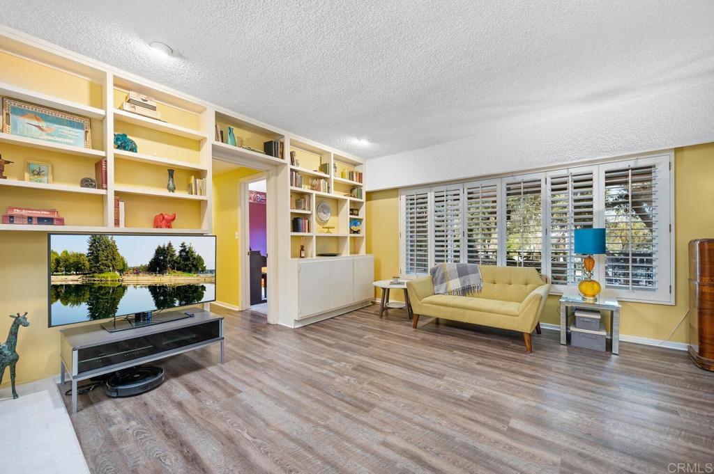 Photo 5 of 35 of 1621 S Pomona Avenue D24 condo