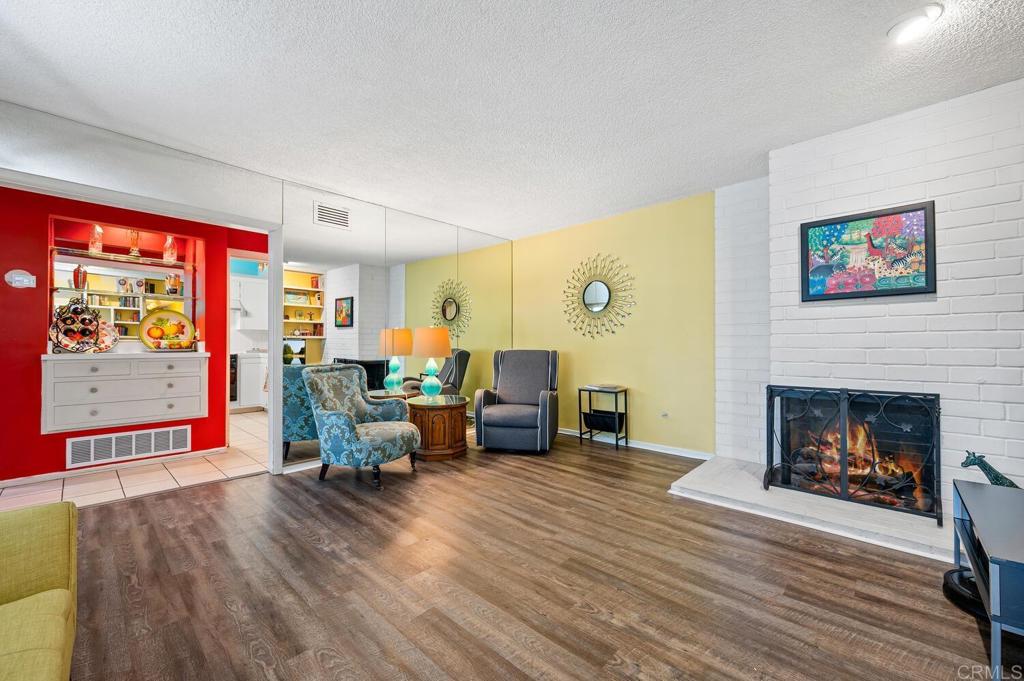 Photo 6 of 35 of 1621 S Pomona Avenue D24 condo