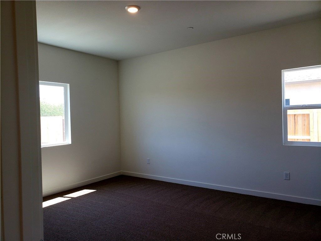 listing image 130722385106012636117