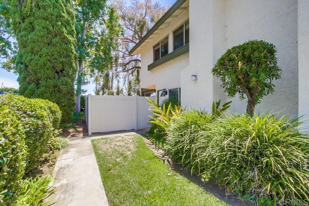 listing image 130721536557866393832