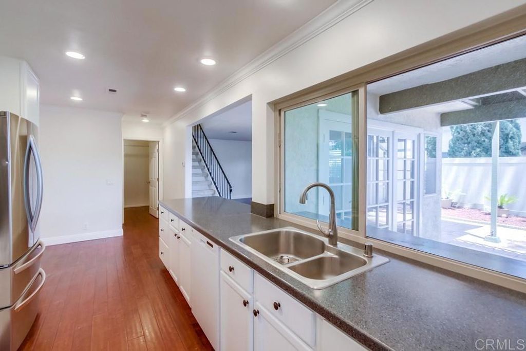 listing image 130728521880978039815