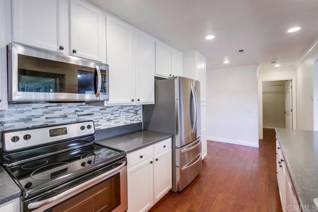 listing image 130721592110926529862