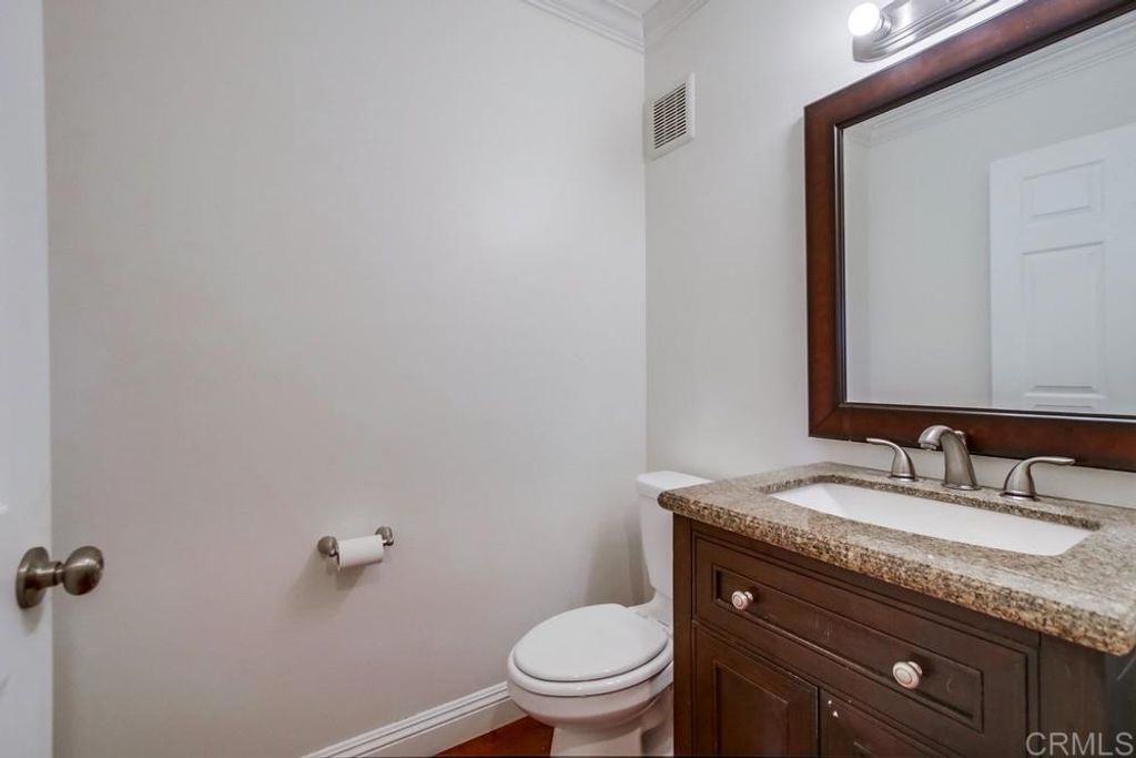 listing image 130723279710680001820