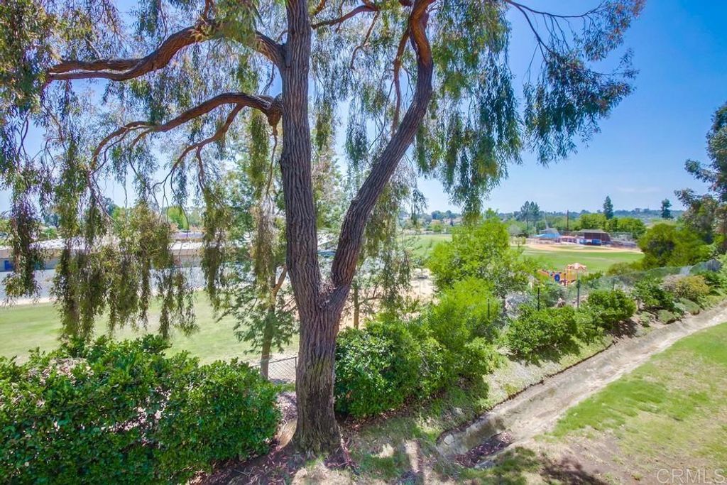 listing image 130723489859744934017