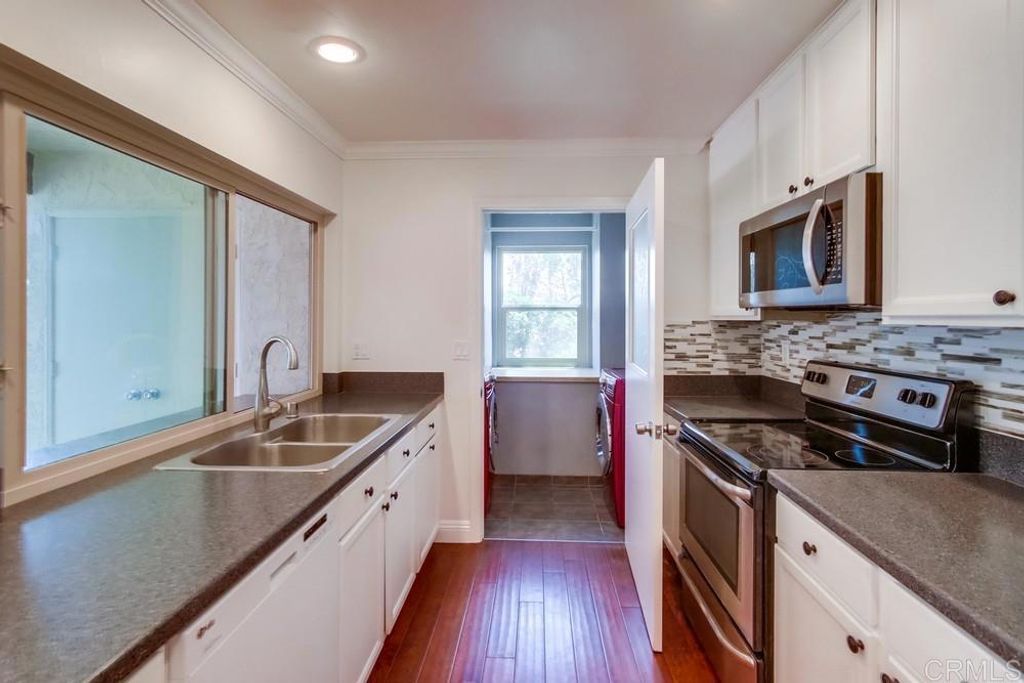 listing image 130726709229565537110