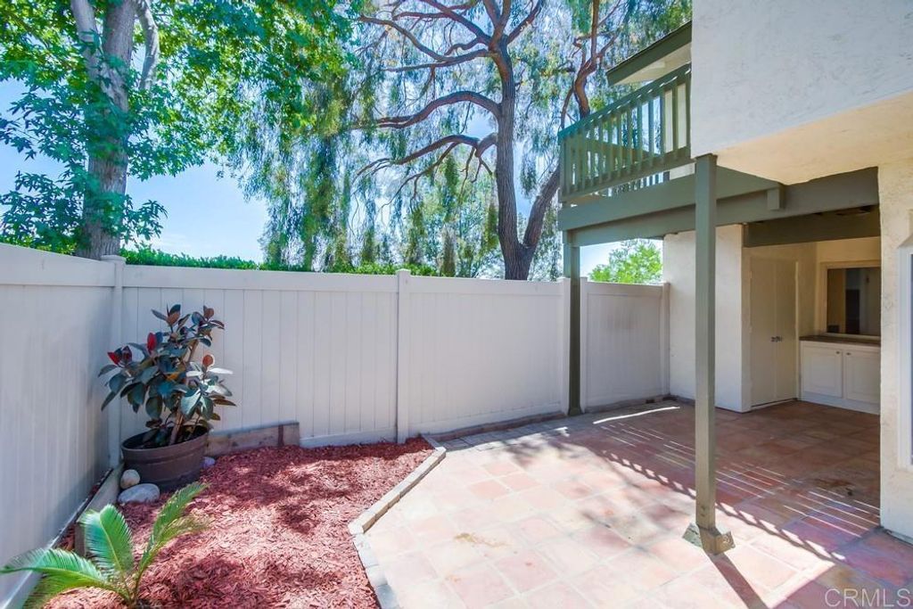 listing image 130722596920012299050