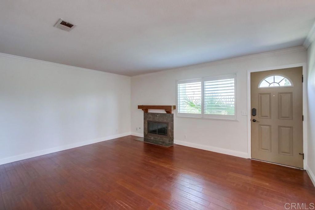 listing image 130726814788111586387