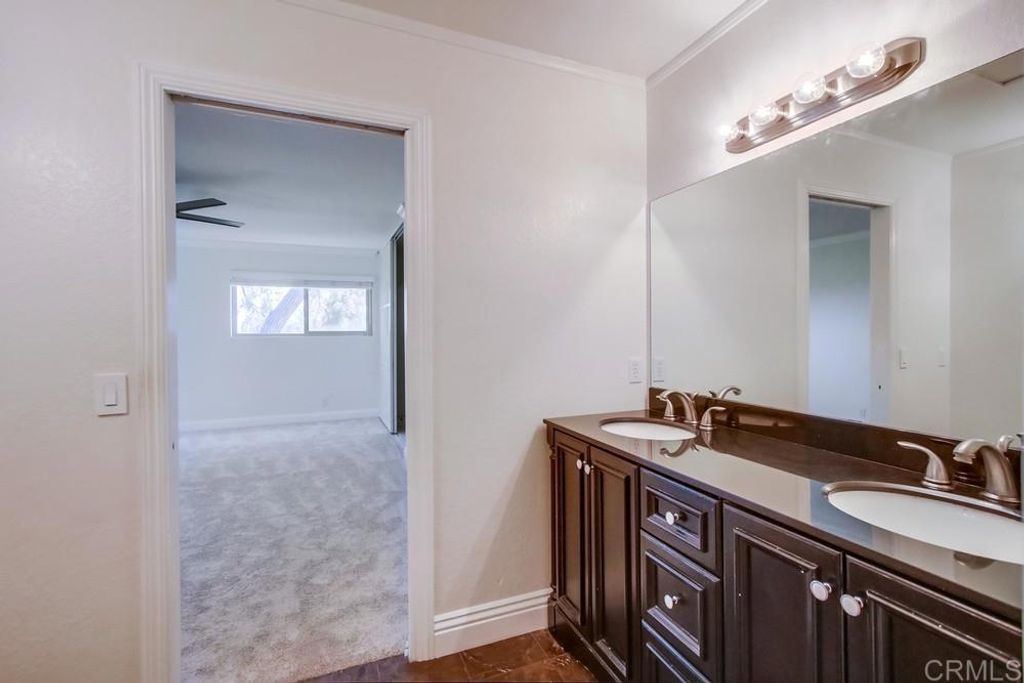 listing image 130720454620788076369
