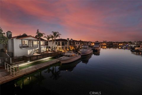 16592 Grimaud Lane Huntington Beach CA 92649