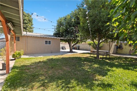 A home in El Monte