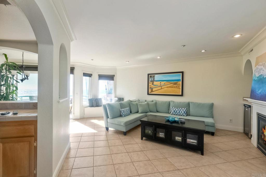 400 N The Strand 46
