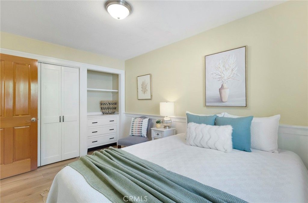 listing image 130721105841407854040