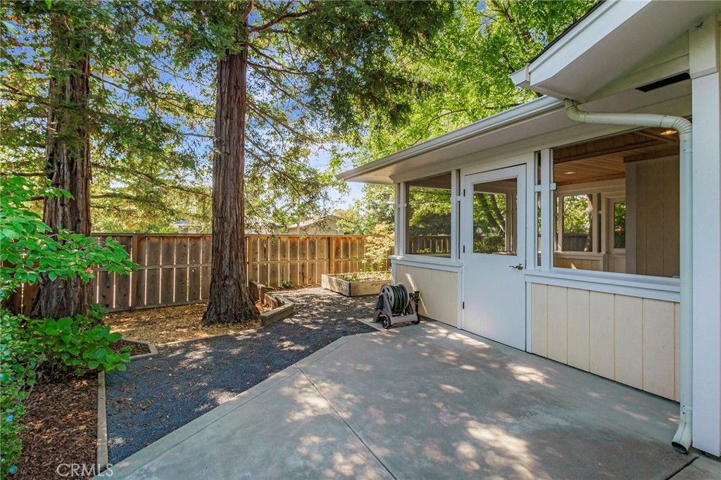listing image 130720280217823204347