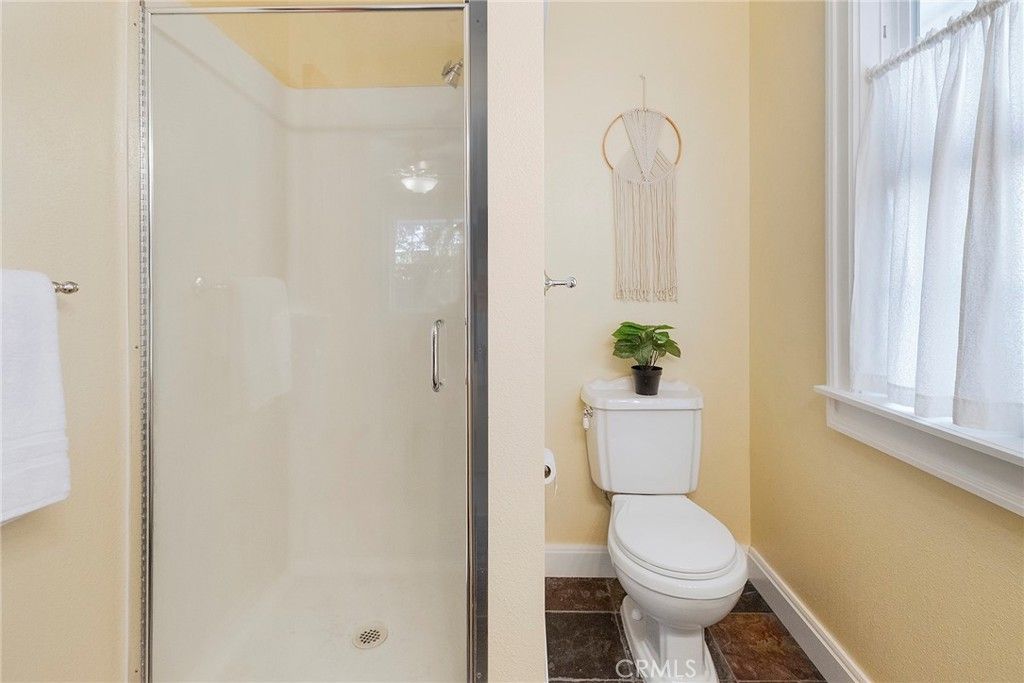 listing image 130722648373177977294