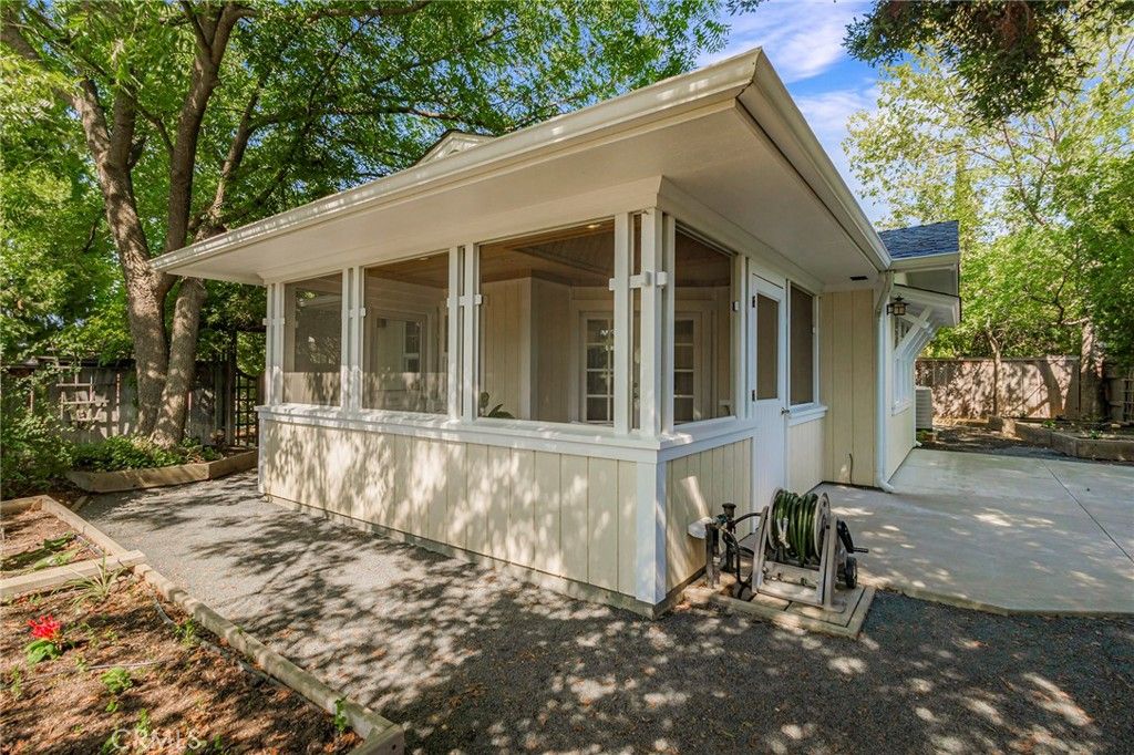 listing image 130724796591972187900