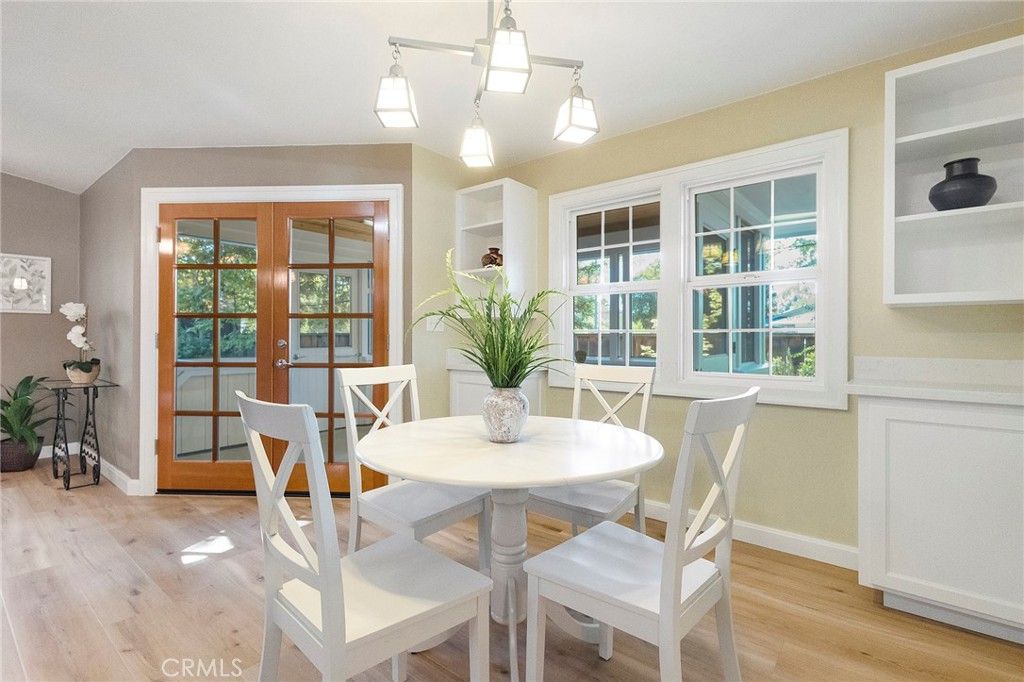 listing image 130728563104259248437