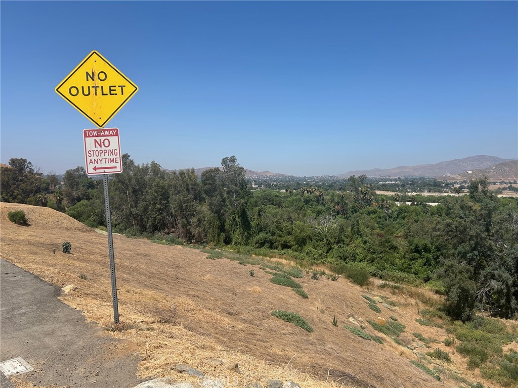 YOU WILL WANT TO VIEW THIS 2.55 ACRE LOT IN THIS SOUGHT AFTER AREA!! JUST IMAGINE LOOKIG AT THIS STUNNING VIEW IN THE MORNINGS AT THE SUNRISE, EVENINGS AT THE SUNSET AND THE SNOW CAPPED MOUNTAINS IN THE WINTER. YOU WILL ENJOY THE FACT THAT CITY SAYS YOU CAN BUILD A PRIMARY RESIDENCE WITH AN ATTACHED ADU AND ALSO A DETATCHED ADU ON THIS WONDERFUL 2.55 ACRES. ENJOY THE BIKE/WALKING TRAILS AND THE BEAUTY OF NATURE AT THE SAMETIME KNOWING THAT ALL OF THE SHOPPING, TRANSPORTATION AND ENTERTAINMENT IS SURROUNDING THIS AREA. THERE IS BEAUTIFUL CUSTOM HOMES ALL THROUGH THE NEIGHBORHOOD. DO NOT MISS OUT ON THIS ONE.