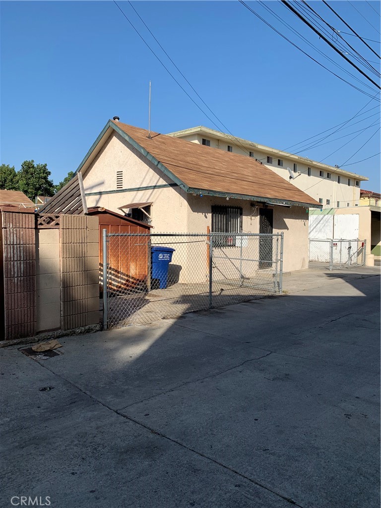 2960 Clarendon Avenue