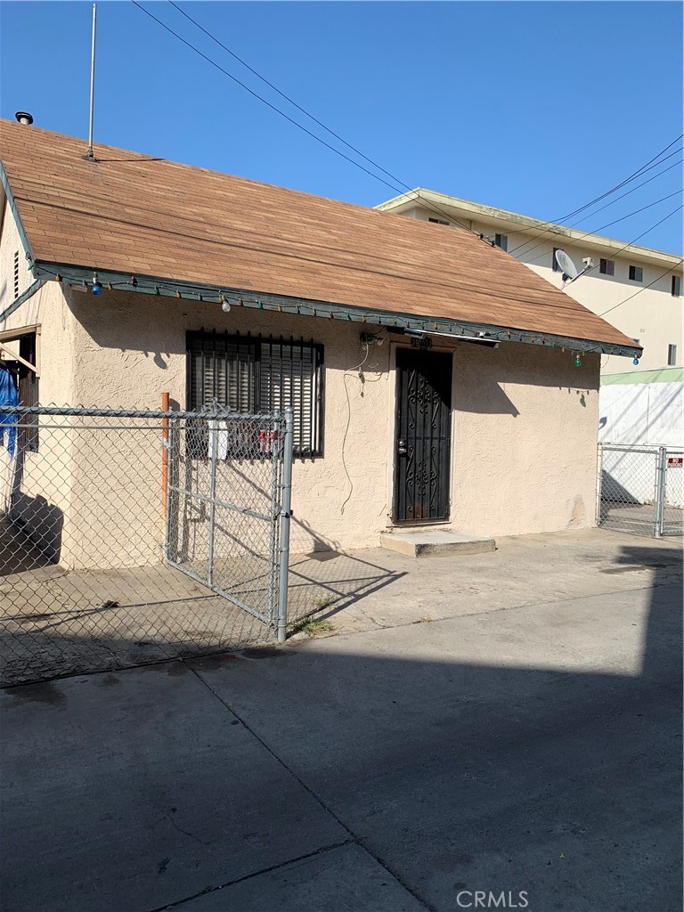 2960 Clarendon Avenue