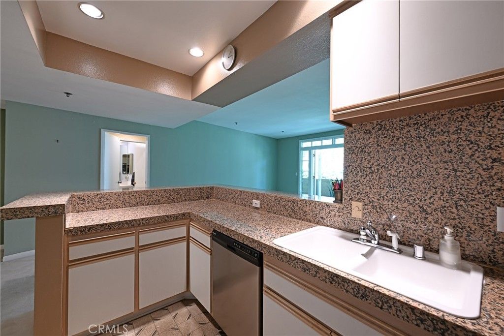 listing image 130729008032036870810