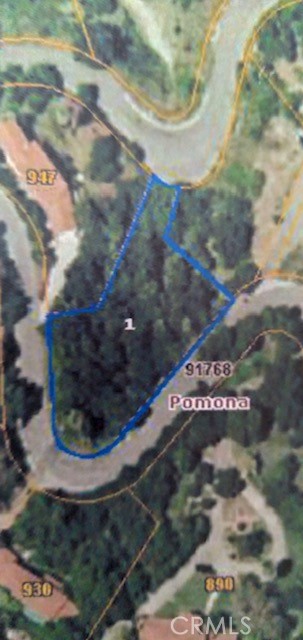 Large lot facing north view of Pomona fair grounds in the Ganesha Hills area. Property spans area between hill street and hillcrest. Check with City of Pomona for easement and permits. Great opportunity to build your hillside home with panoramic view of mountains and Pomona fair plex. Buyer to do his own due diligent.