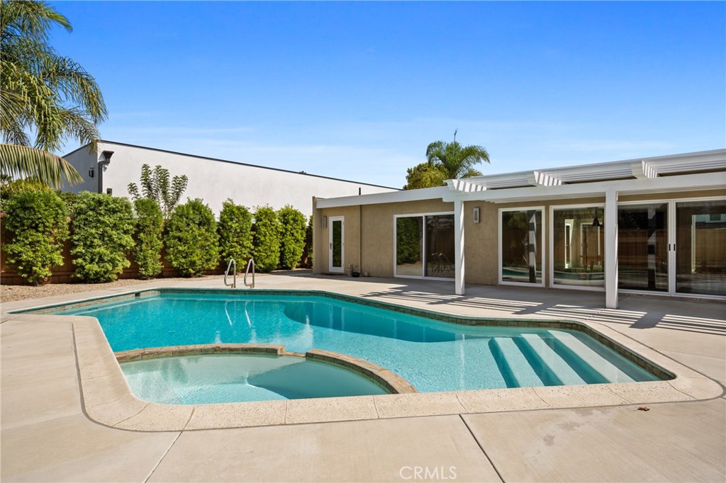 1609 Anita Lane