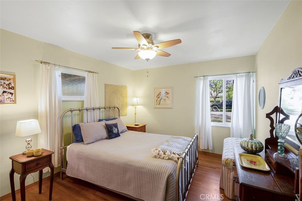 listing image 130721775937210352295