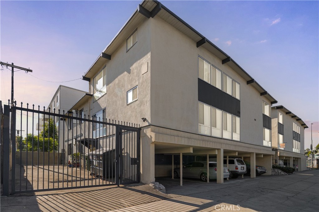 1156 N Cahuenga Boulevard