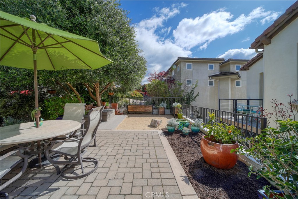 375 El Portal Drive