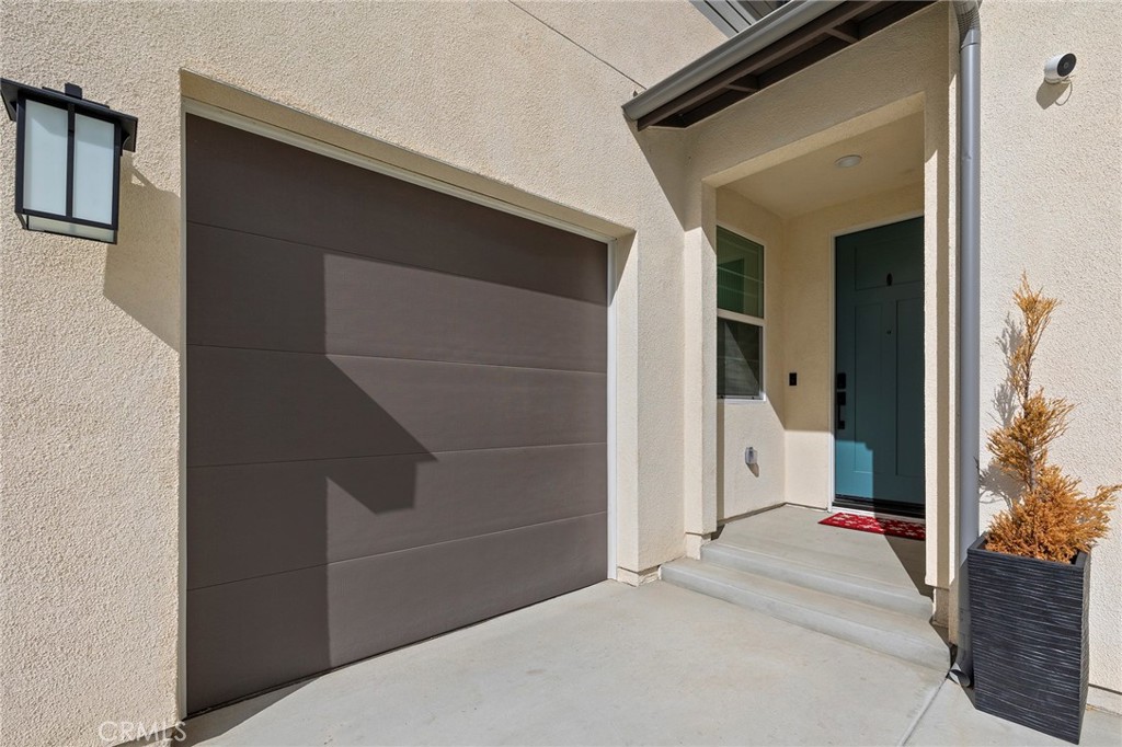 1577 Calle Mayfair