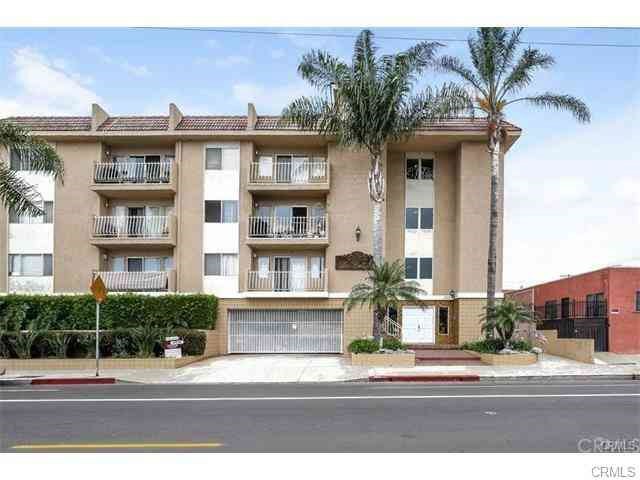 Completely remodeled large 2 bed/2 bath 1142 sf Condo in small complex blocks from Port. Totally redone with dark wood floors, modern grey walls, white crown molding new doors and trim. Lg. open floor plan with space for dining & living room. Views of PV hills from the living room and the Harbor from one bedroom. Nice breeze comes through the door that leads to your balcony.
Kitchen has granite countertops with brand new stainless appliances. Stove, microwave and dishwasher included. Bedrooms have new carpet, paint, ceiling fans, huge closets with mirrored doors. TONS of storage, w/ two closets by front door and deep cabinets floor to ceiling throughout the hallway. Master bath has new sink, toilet, medicine cabinet and shower. Under sink storage cabinet space and new mirrors and tile floors. Hall bath also fully renovated. Did I say everything is NEW?! You will be the first to enjoy it all! Two car tandem parking spot with more storage in underground gated garage. Community amenities include fitness room and onsite laundry with assigned storage for laundry items. Welcoming community garden and tile community area. Each floor has a trash chute and extra community storage space. Elevator for easy access.
12 month lease. No pets. $2200 deposit.