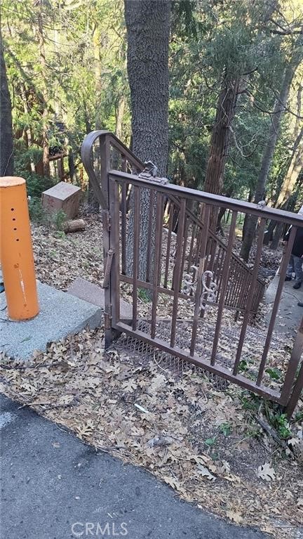 Crestline (CRES) - Land