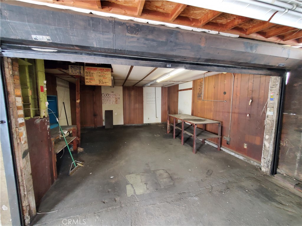 8858 Flower Street