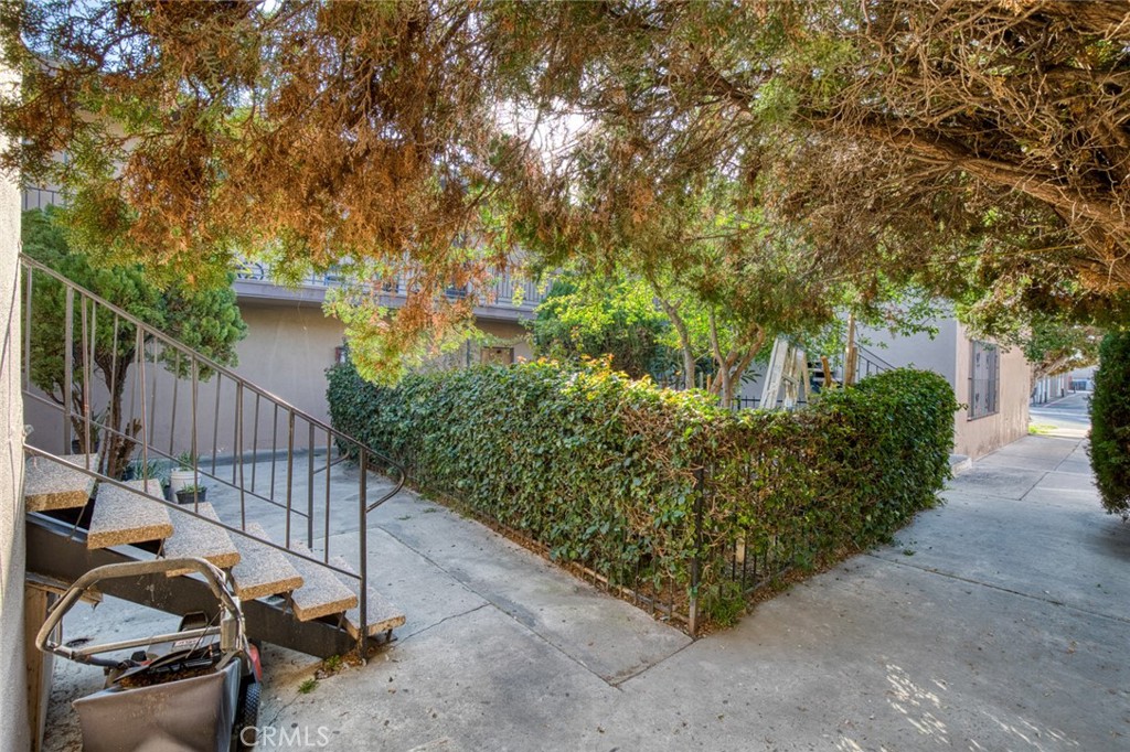 12621 Morningside Avenue
