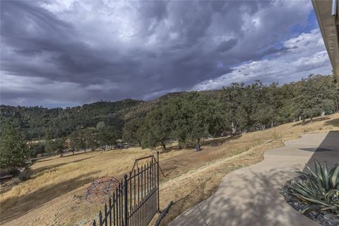 A home in Mariposa