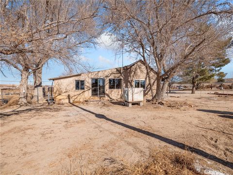 A home in Oro Grande