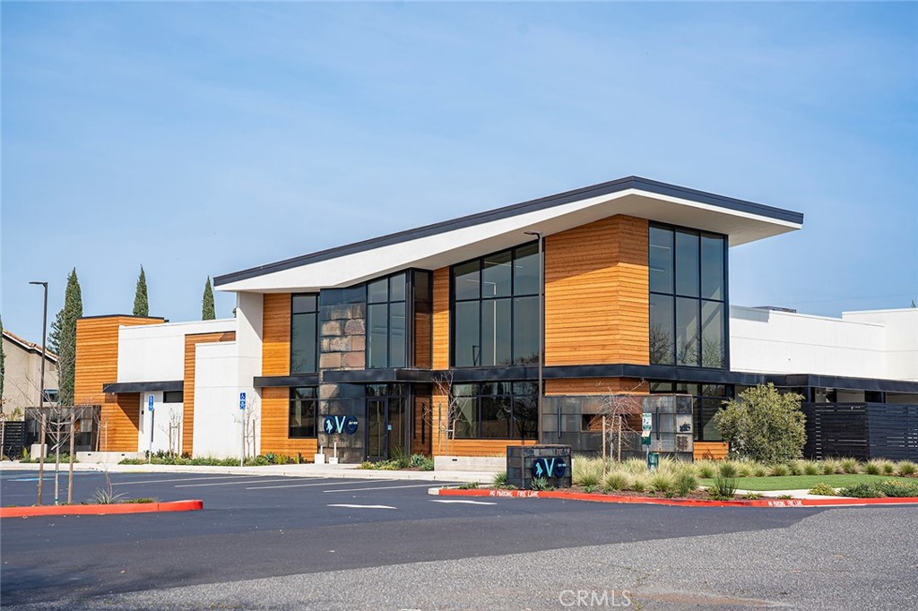 CRI Real Estate is pleased to offer the opportunity to acquire the fee simple interest in a newly built, freestanding, Veterinary Hospital & Surgery Center investment property located in Oakdale, CA. The Tenant, VetCor, has 10 years remaining in their initial term with 2 (5-year) options. The lease is corporate guaranteed by VetCor, one of the largest private owners of freestanding veterinary hospitals with over 850 locations across the United States and Canada. Proven Track Record: Oakdale Veterinary Group, Inc. was acquired by VetCor in 2024 due to its impressive 50+ year history of exceeding expectations and sustained growth.