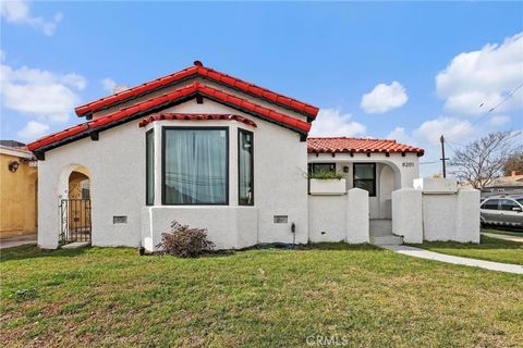 A home in Inglewood