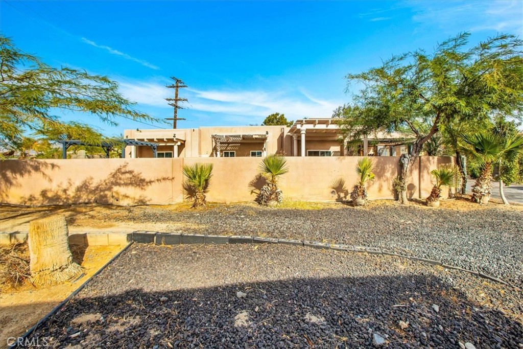 2646 E Vista Chino