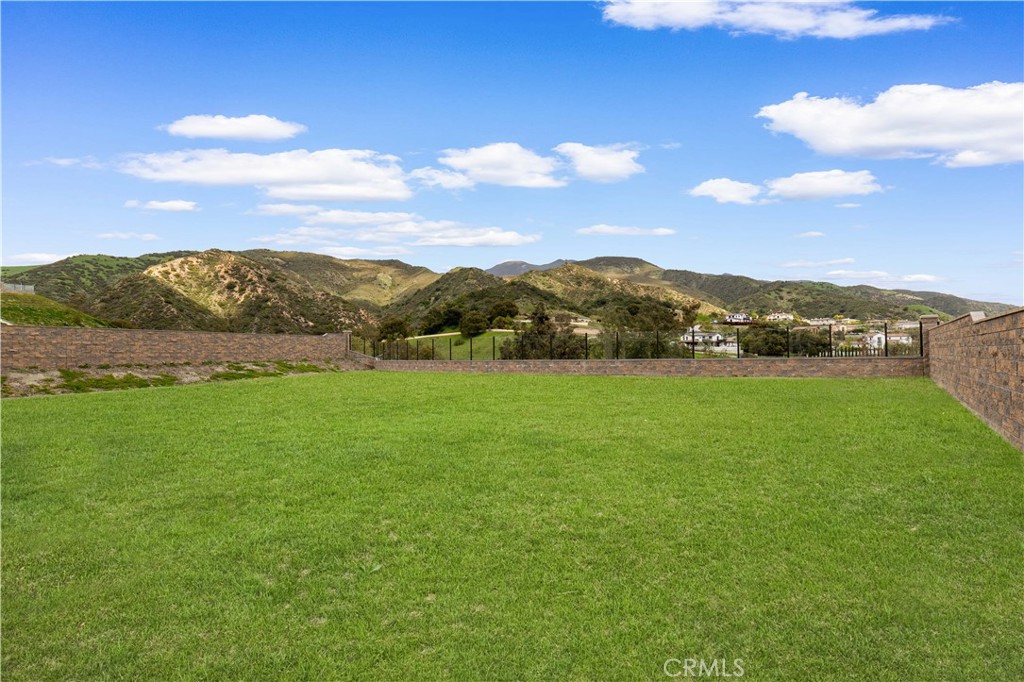 18492 Boulder Bluff