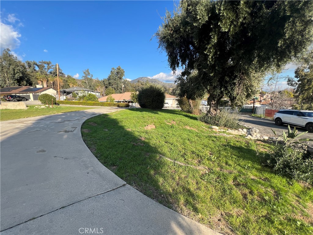 View San Bernardino, CA 92404 property