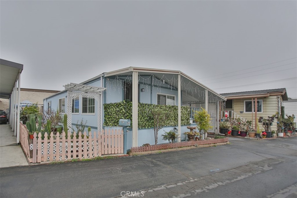 Beautiful remodeled 2 Beds/2 Baths in Beach Blvd Cottages, a family mobile homes park. Bright and open floor plan. Lots of upgrades: laminated wood & tile flooring, recessed lighting, granite countertops... Modern kitchen with island and ample cabinets. Well maintained side yard with storage shed. Long covered driveway/carport. Refrigerator, washer and dryer are included in the listed price.
Convenient location, easy access to freeways, close to many shopping centers, supermarkets, restaurants, banks...
Buyer needs to qualify with park management for lease approval.