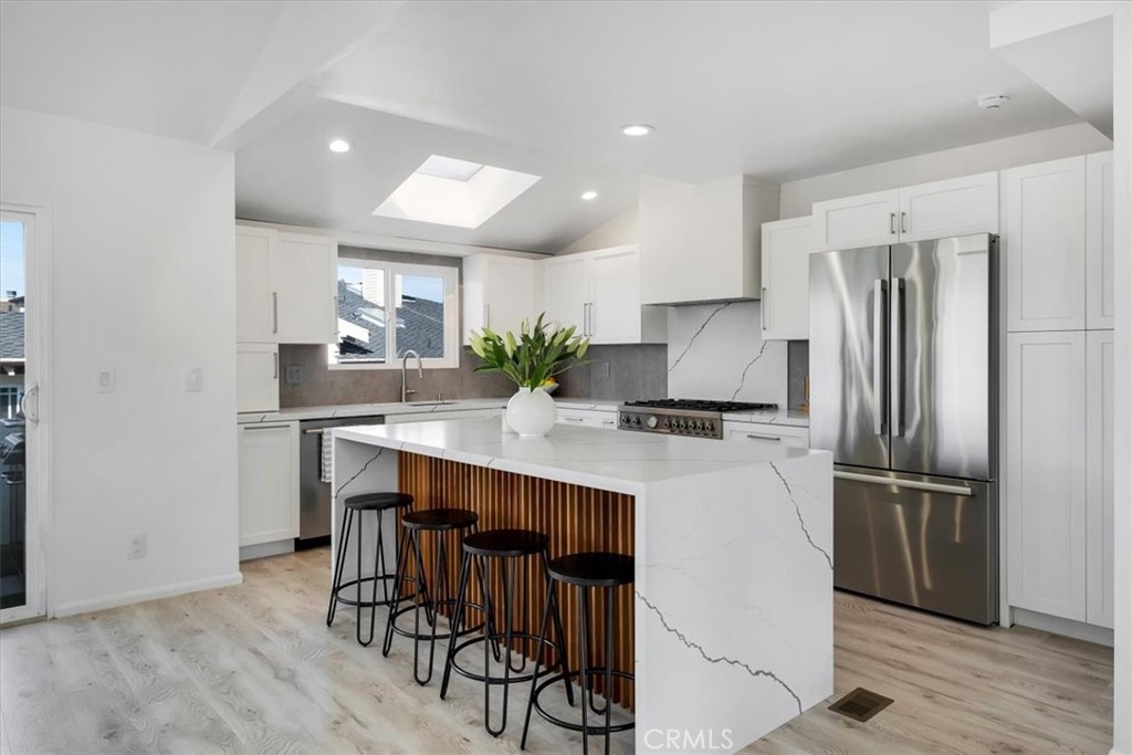 Photo 4 of 50 of 501 Agate Street townhome