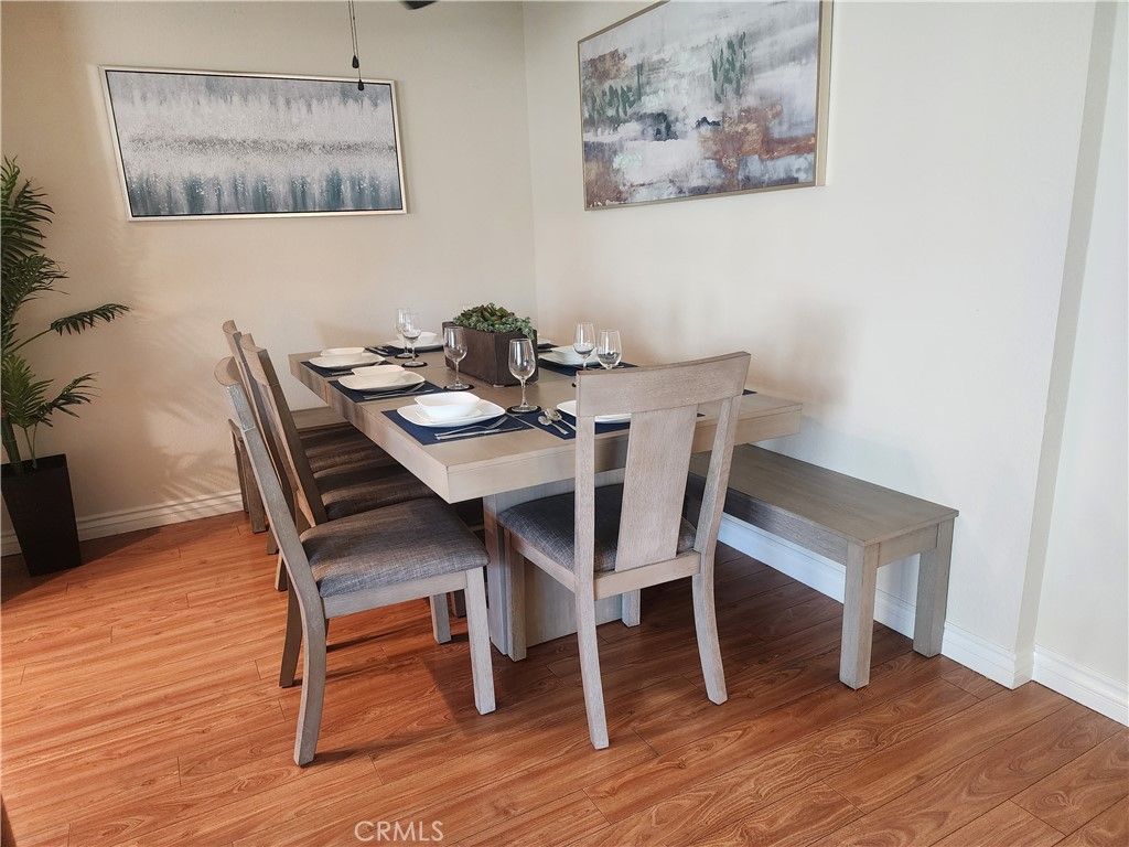 listing image 130727156200443569315